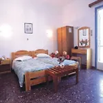 Aparthotel Anixis *