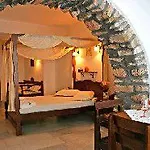 Anixis Aparthotel *