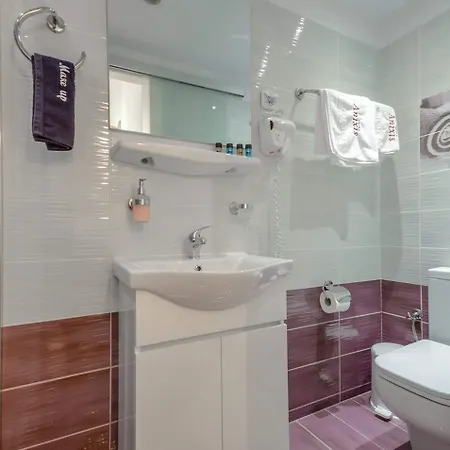 Anixis Aparthotel *