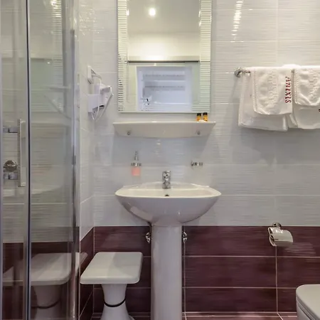 Anixis Aparthotel *